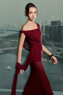 THÉSONG • Flammer Burgundy Off-Shoulder Mermaid Gown With Train