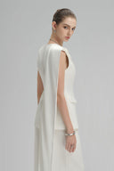 ARTI • Rosa Vest In White